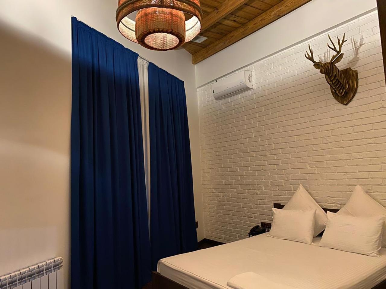Alpen Park Hotell Tsjimkent Rom bilde