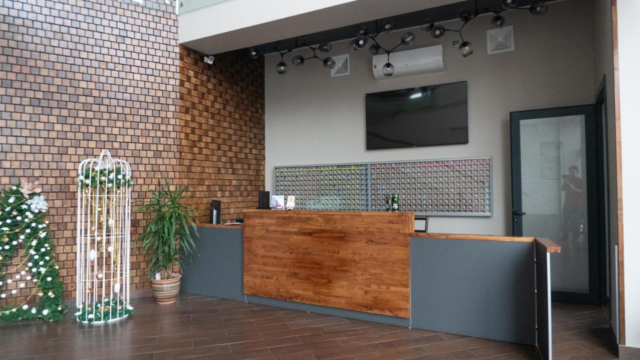 Alpen Park Hotell Tsjimkent Eksteriør bilde